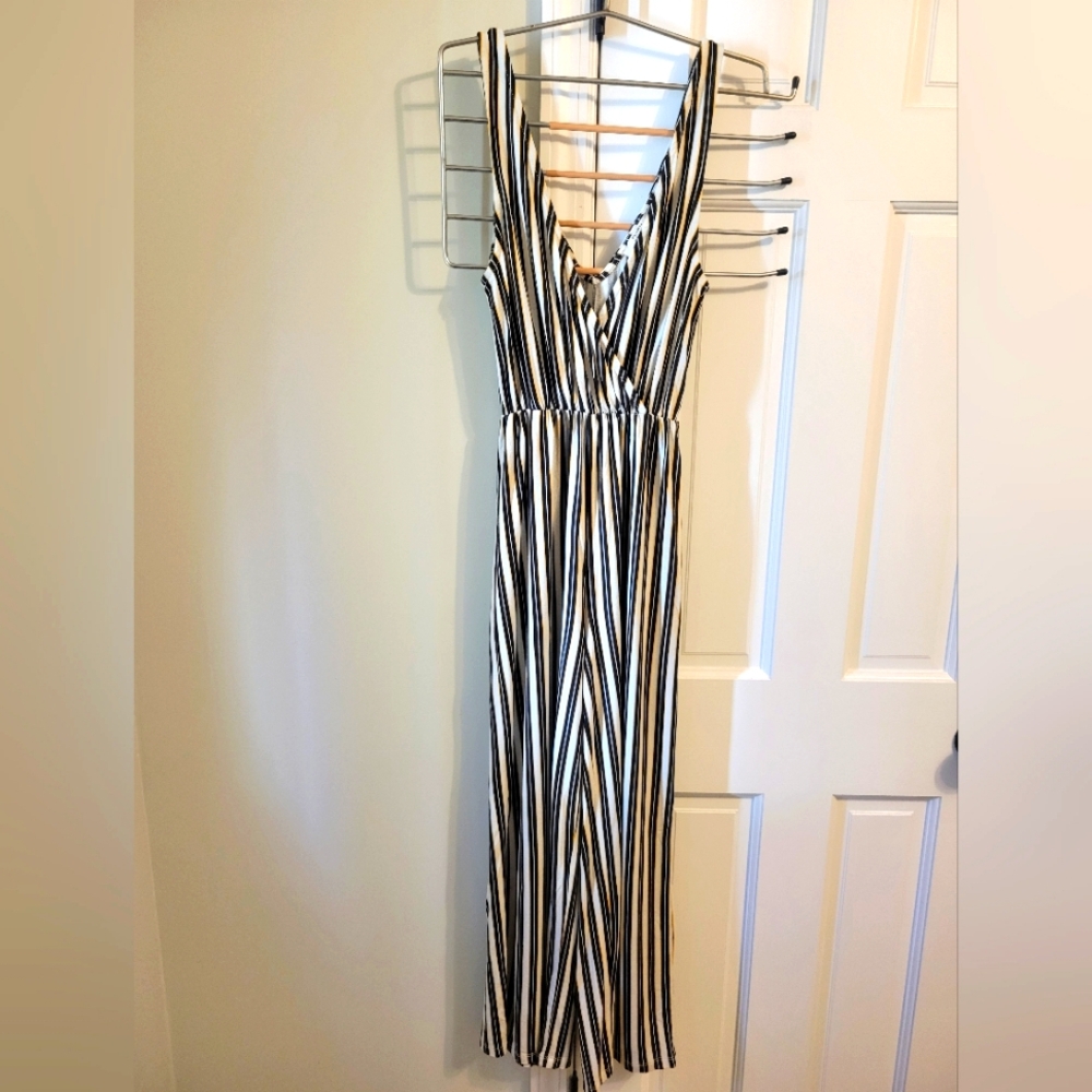 Pull&Bear Black and White Maxi Jumpsuit
